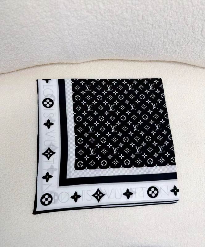 LV silk scarf 68X68cm E070744